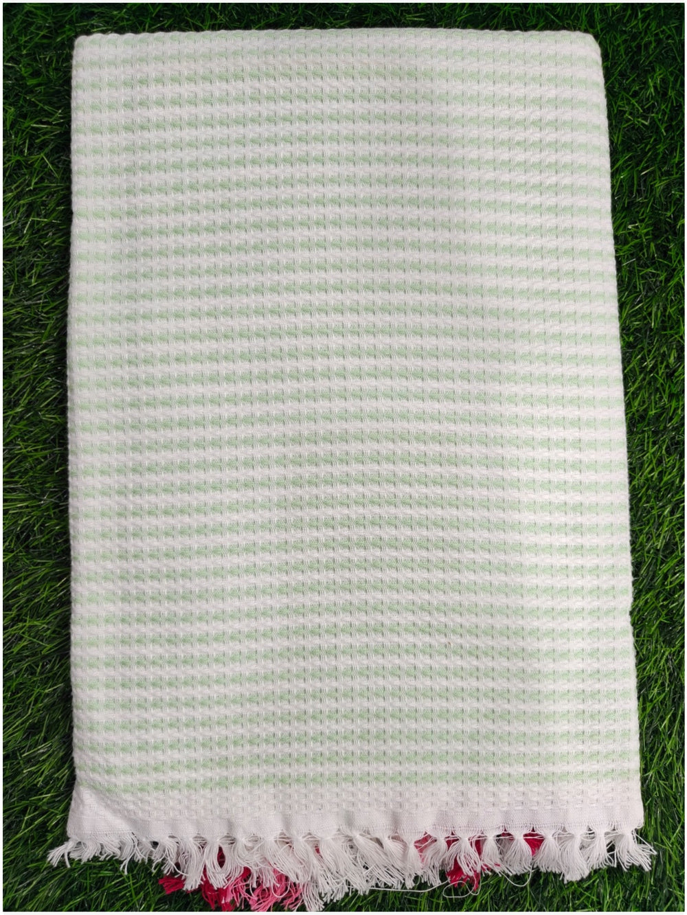 TL19: Usha Border Bath Towel